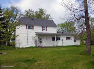 402 Hamilton Ave, Red Lake Falls, MN 56750