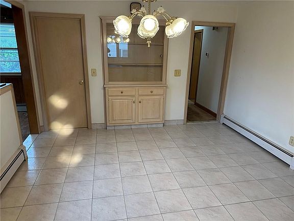 5th image of 32 Argonne St