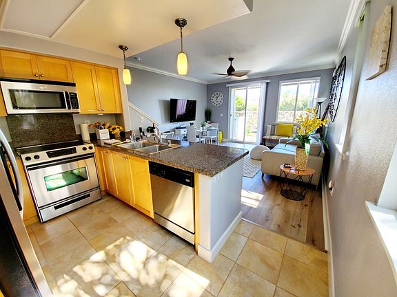 2nd image of 92-1522 Aliinui Dr #2308