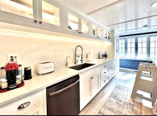 4 Day St #R, Cambridge, MA 02140