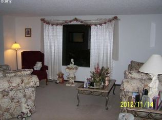 1410 Dillon Rd, Hood River, OR 97031