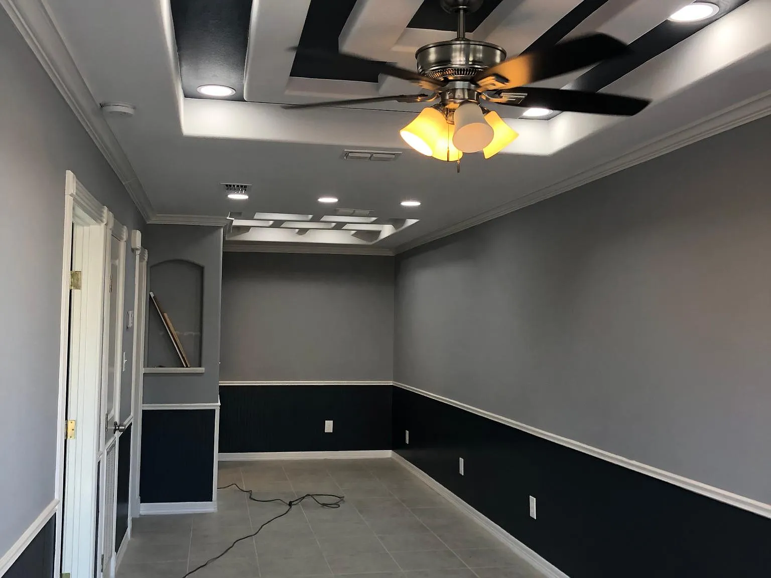 1518 N Dunlap Ave — Photo 3