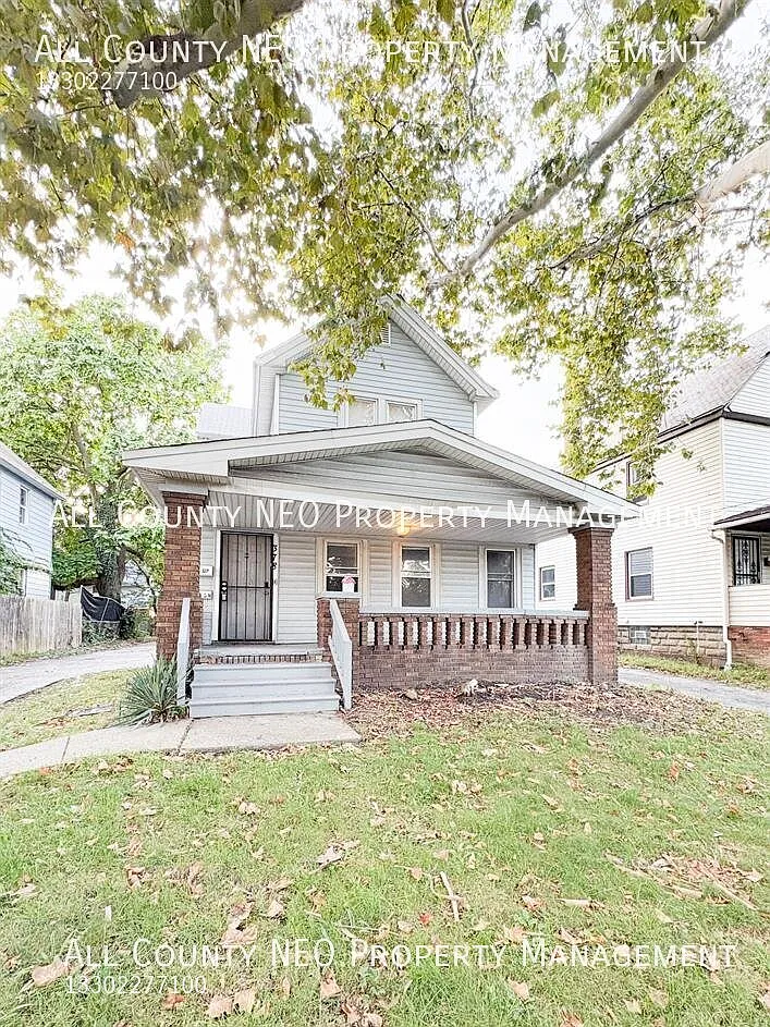 Cozy 2-Bedroom, 1-Bath Home with Classic Charm — Photo 1