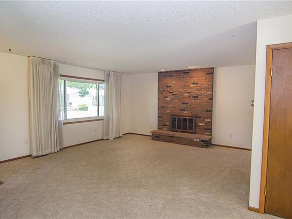5th image of 361 Montclair Dr