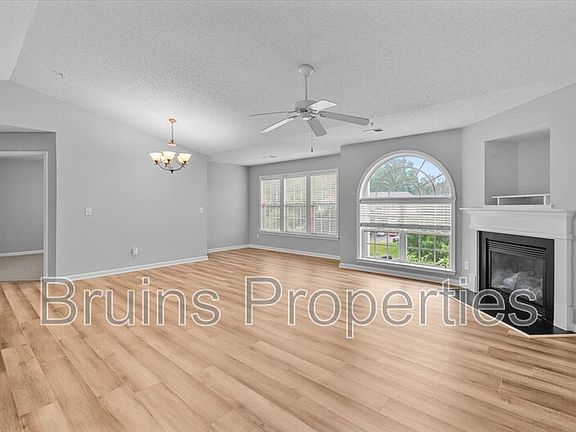 4th image of 6113 Hedgecock Cir APT 3D