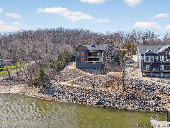 3rd image of 573 Arrowridge Ln