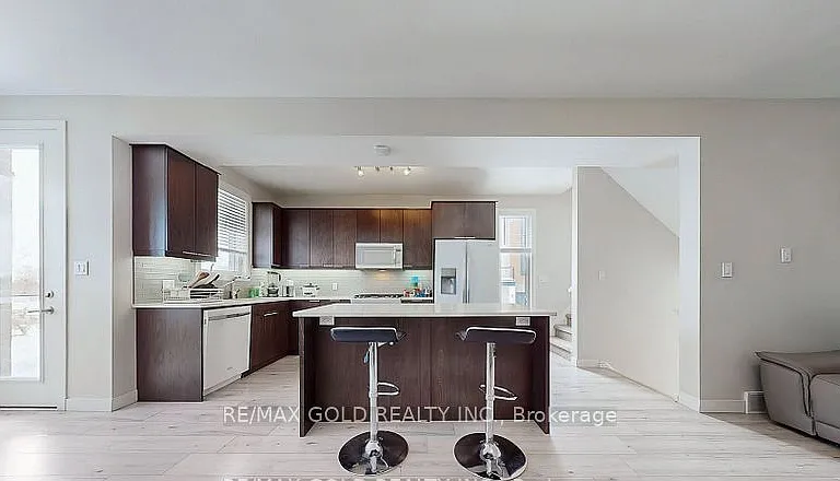 997 West Village Sq — Photo 12