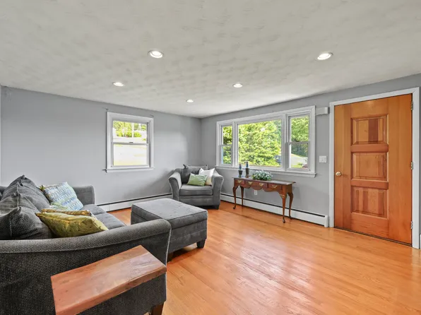 141 Maloney Court, Winchester, CT 06098