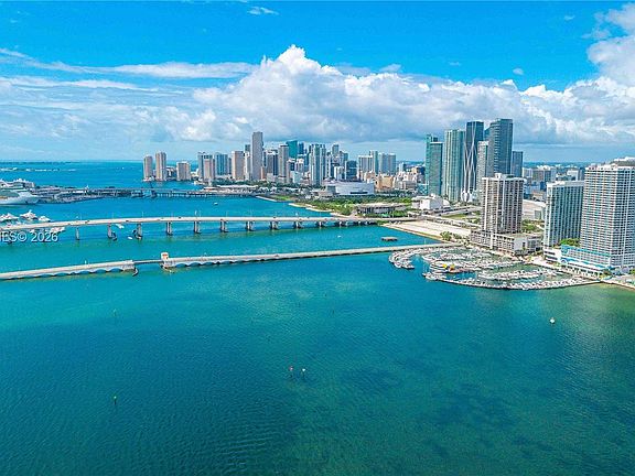 4th image of 1750 N Bayshore Dr APT 2202
