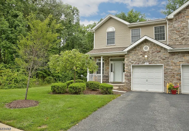 215 Raymound Blvd — Photo 24