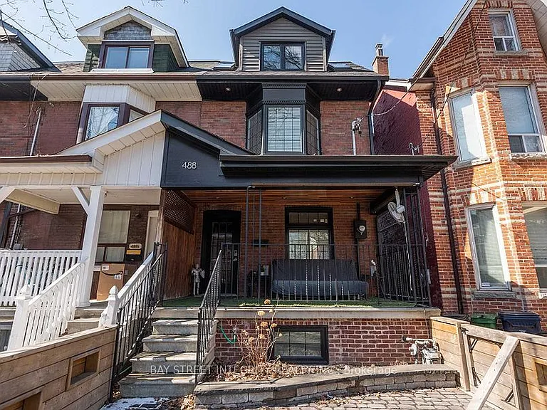 488 Manning Ave #BASEMENT — Photo 1