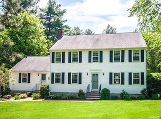 286 Raleigh Tavern Ln, North Andover, MA 01845