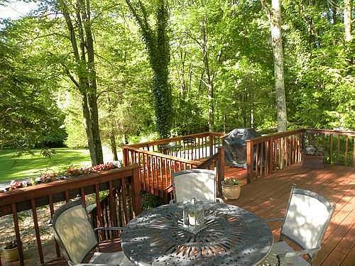 Two tiered deck
