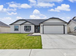 204 Royal Palm Dr, Moses Lake, WA 98837