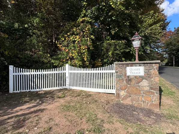 91 Quarry Village Road #91, Cheshire, CT 06410