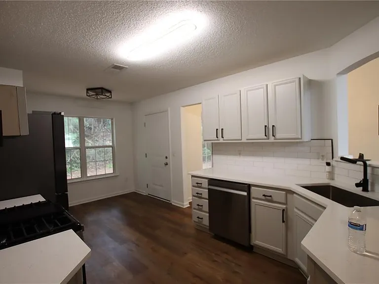 2256 Dresden Grn NW — Photo 10