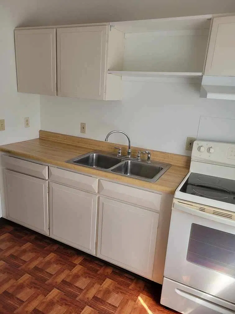 306 Linden St — Photo 3