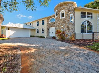 19810 Riverside Dr, Jupiter, FL 33469