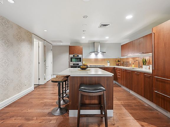 5th image of 311 NW 12th Ave Unit 204