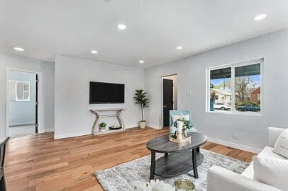 4 bed, 2.0 bath, 1527 sqft, $2,850 — Photo 2