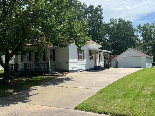 409 S Buckeye St, Iola, KS 66749