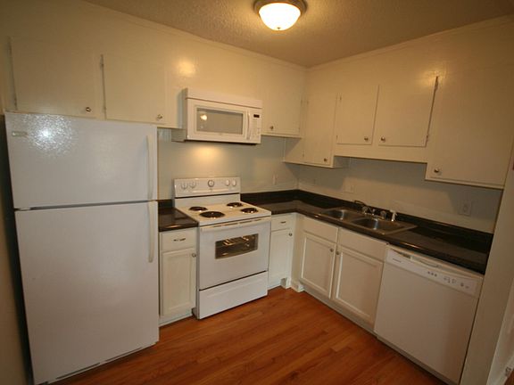 3rd image of 2012 Jersey Ave