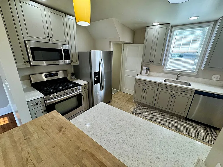 1323 W 3rd Ave — Photo 14