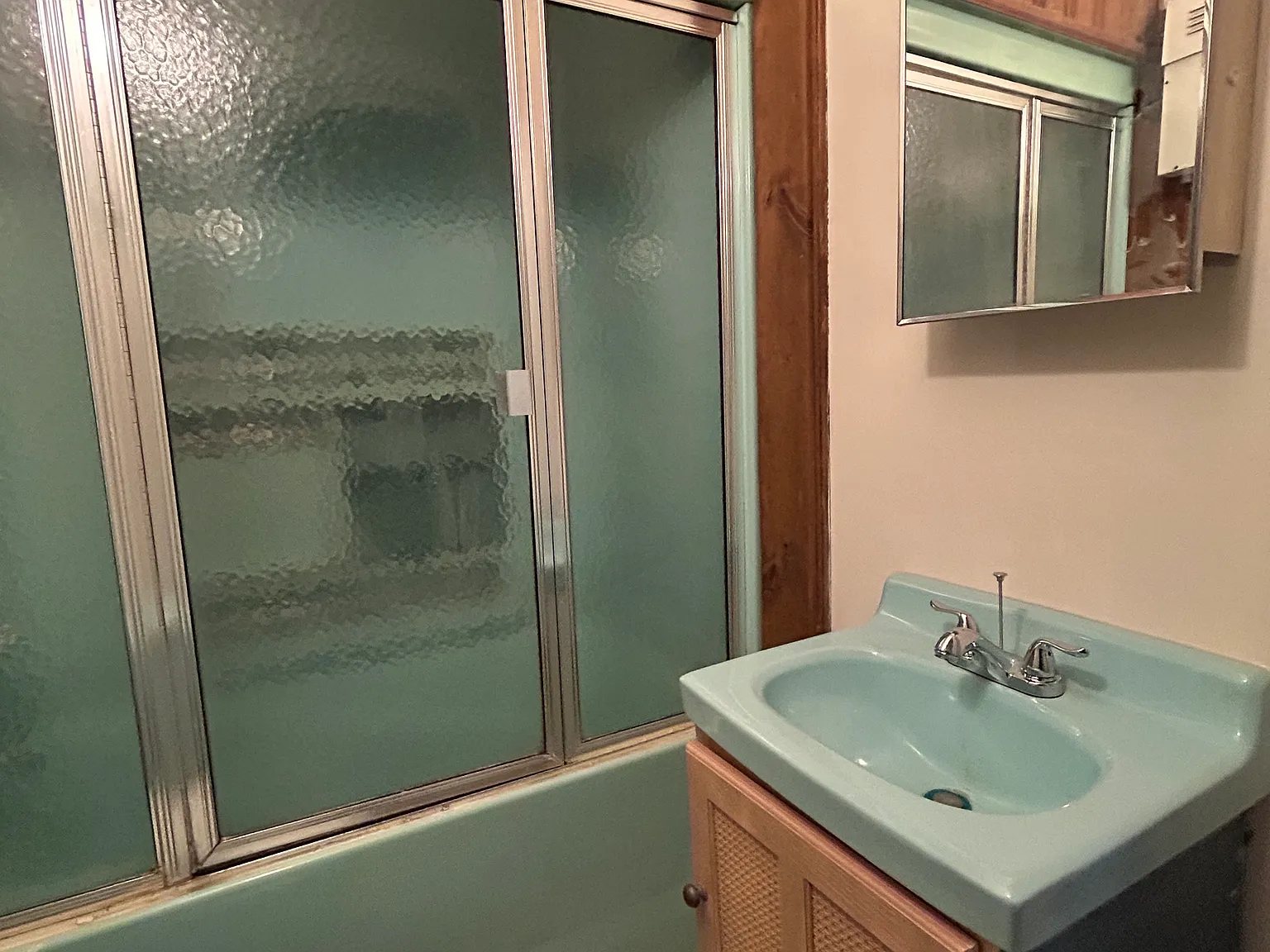 6 bed, 3.5 bath, 3976 sqft, $4,900 — Photo 4