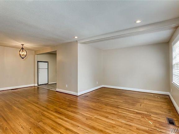 5th image of 2526 27th Ave