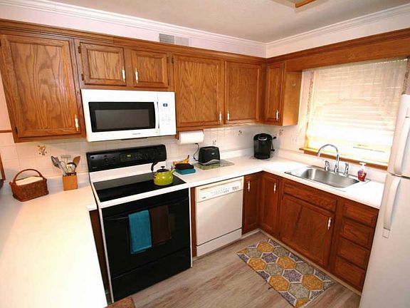 3rd image of 3372B Devonwood Hills Dr NE