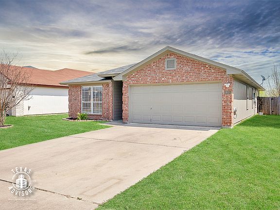 3rd image of 1406 Fox Creek Dr