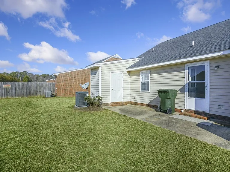 3418B Pear Tree Ct NW — Photo 27
