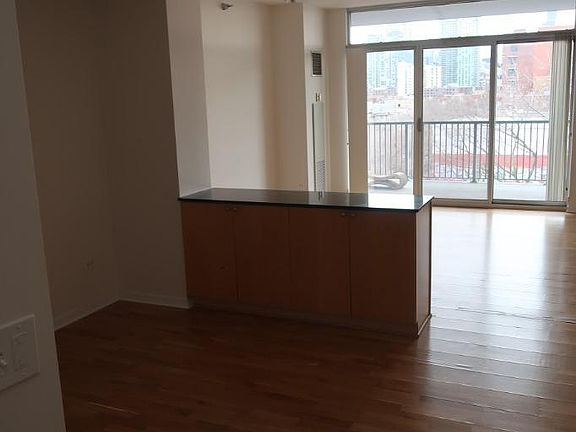 4th image of 1546 N Orleans St APT 701