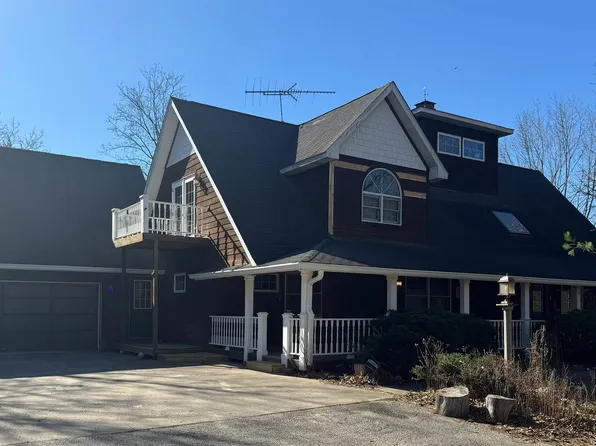 2418 Silverwood Ln, Fairfield, IA 52556