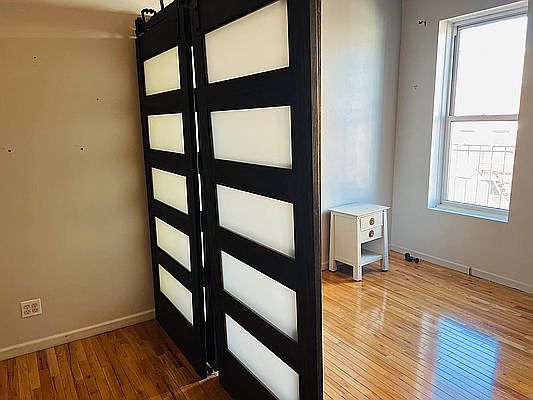 4th image of 346 E 9th St APT 20