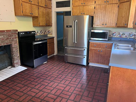 3rd image of 607 N Jefferson St