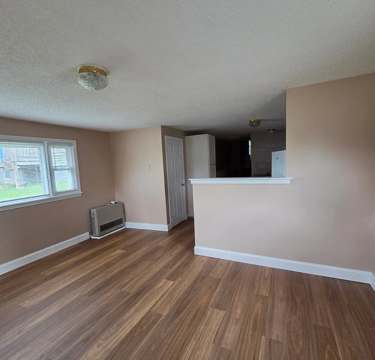261 Brown St — Photo 2