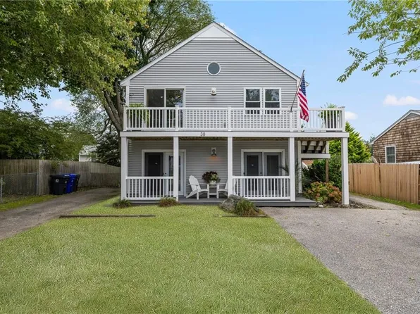 38 Maywood Rd, Narragansett, RI 02882