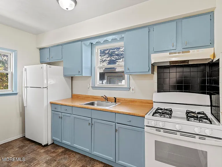 1105 NE Emory St #2 — Photo 5