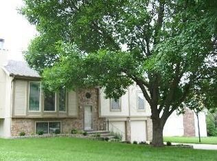 11575 Earnshaw St, Overland Park, KS 66210