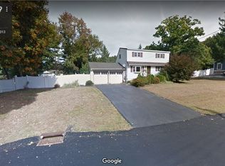 6 Oldfield Dr, New City, NY 10956