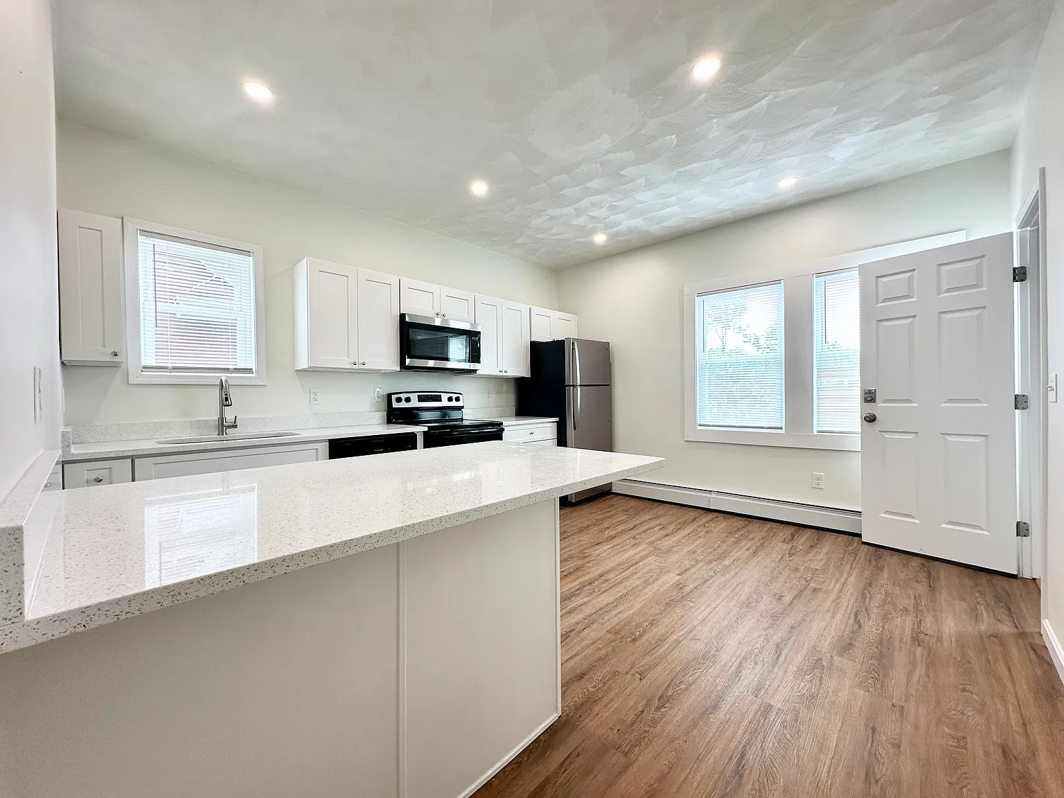 148 Indiana Ave — Photo 3