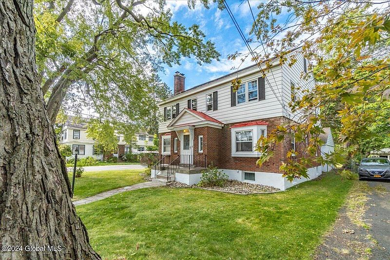 3rd image of 33 Harris Avenue