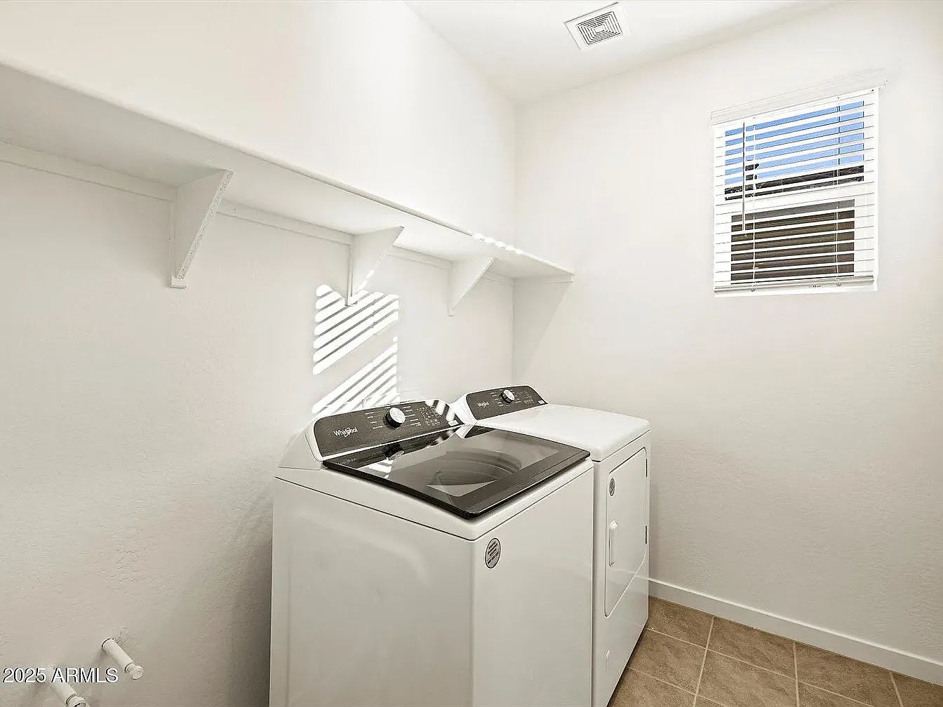 3 bed, 1874 sqft, $1,850 — Photo 3
