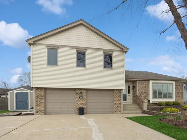 1445 Jasper Dr, Wheaton, IL 60189