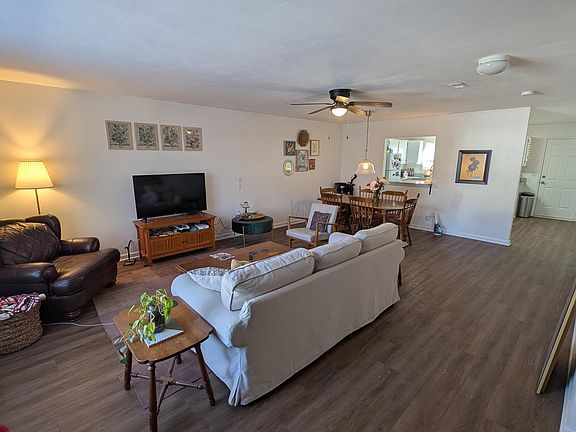 4th image of 406 Janie Ln