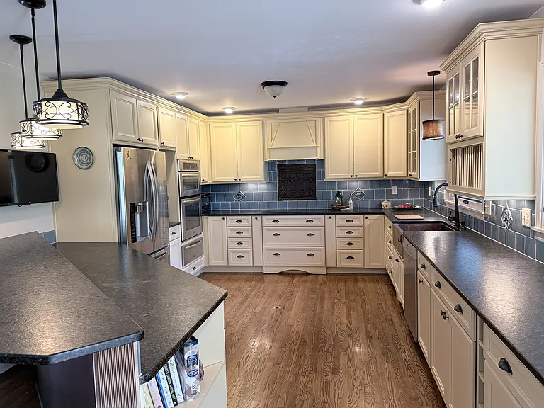 4250 Grinnell Ave — Photo 7