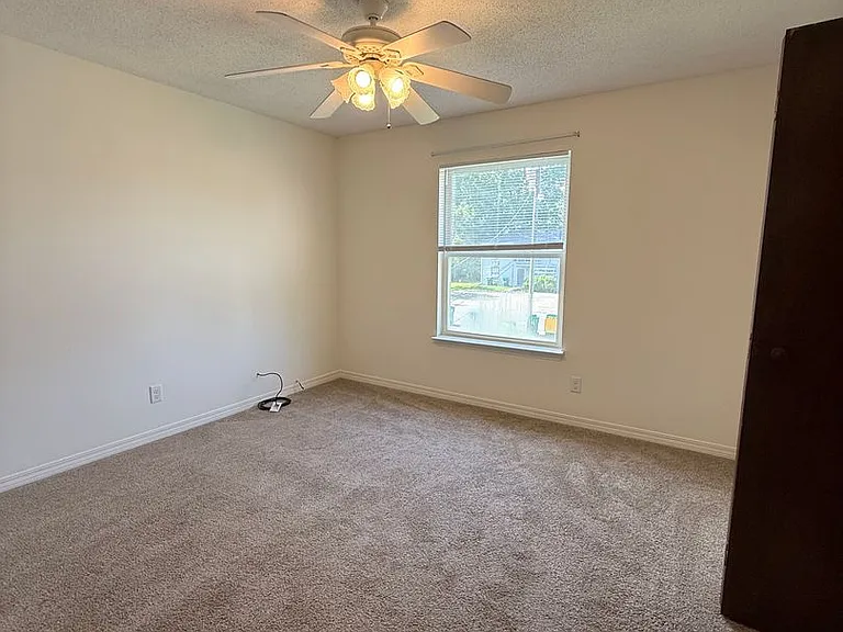 513 Landview St #D — Photo 9