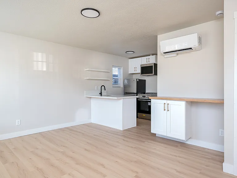 7416 N Albina Ave — Photo 3