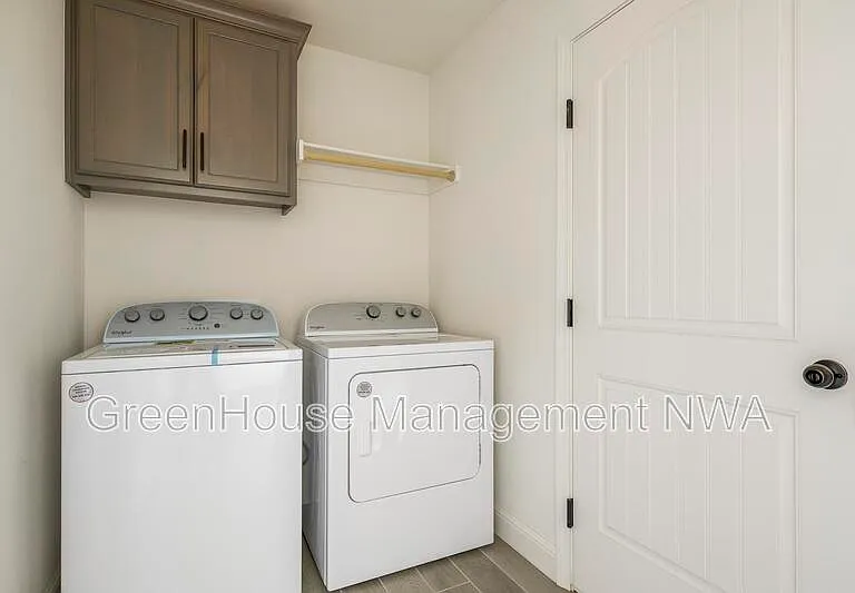 6111 NW McClellen St — Photo 20